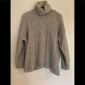 Grey Aerie Sweater Size XS